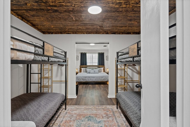 Building Photo - 2001 N 61st Ave