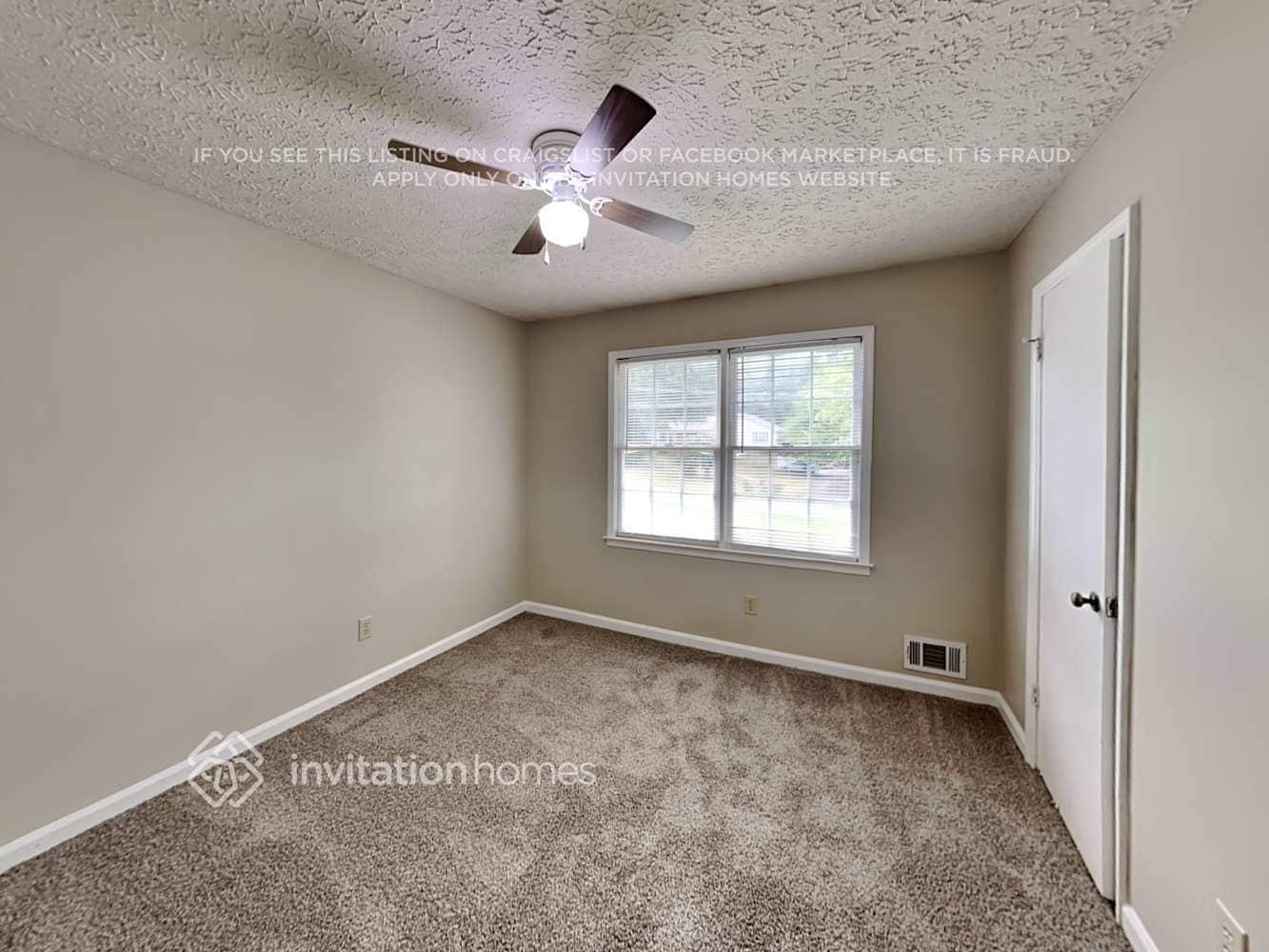 Building Photo - 104 Village Ct