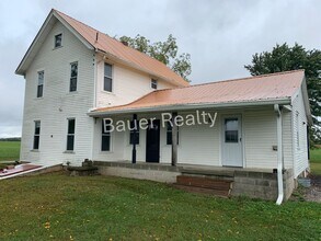 Building Photo - Country Living Four Bedroom!