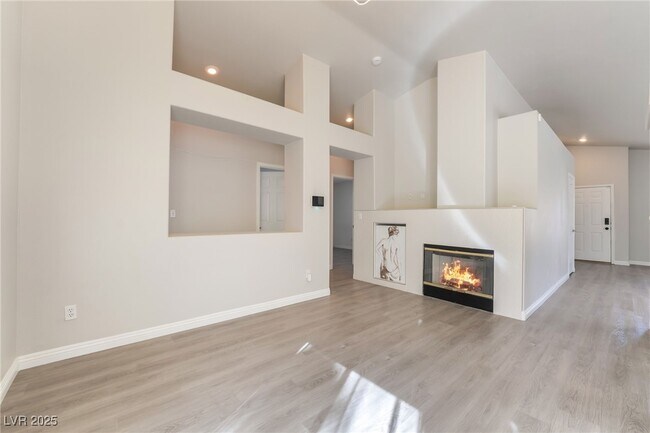 Building Photo - 1512 Iron Springs Dr
