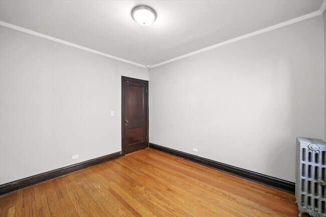 Building Photo - 1925b Grove Ave