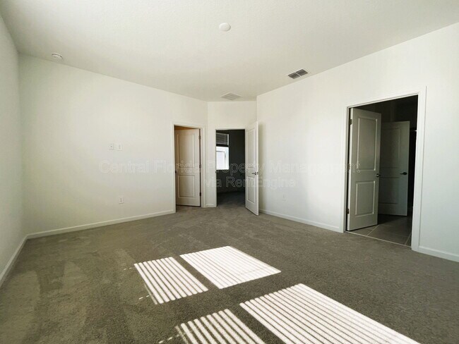 Building Photo - 2080 Rider Rain Ln