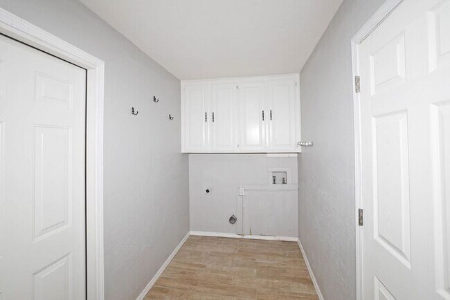 Building Photo - 3537 Tripp Ave
