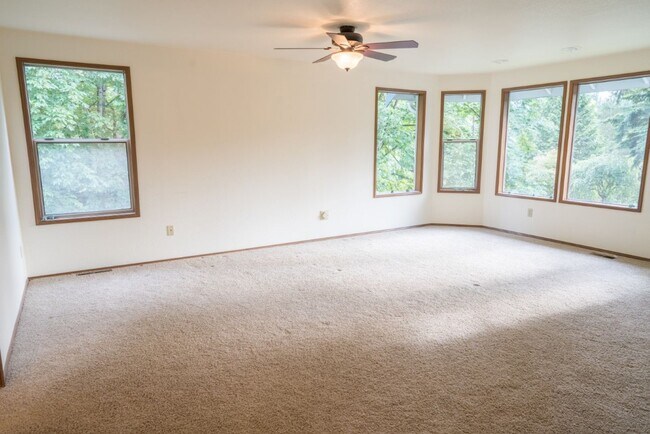 Building Photo - 4bd/2.5ba Sammamish Home