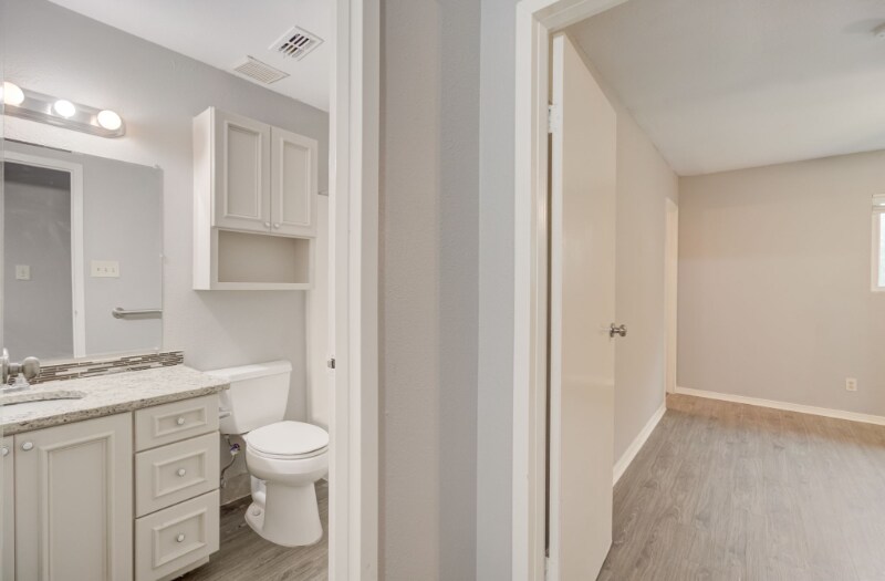 Building Photo - 13614 Larkbrook St