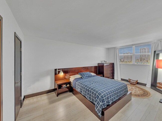 Building Photo - 1421 S Ocean Blvd