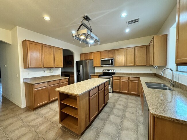 Building Photo - 43658 Caven Dr