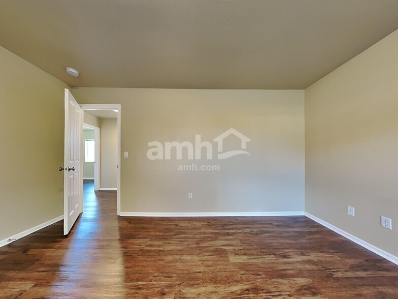 Building Photo - 6512 Virginia St SE