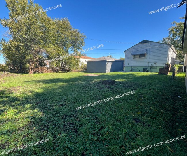 Building Photo - 2 large bedrooms & 1 newly updated bathroom home in Gary, IN