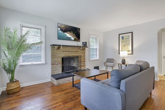 Building Photo - Beautifully Updated 3-Bedroom Home – Spacious, Modern, and Move-In Ready!