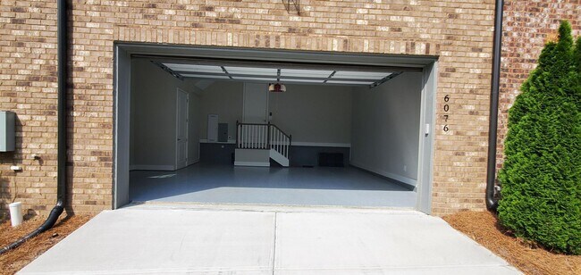 Building Photo - COMING SOON !!