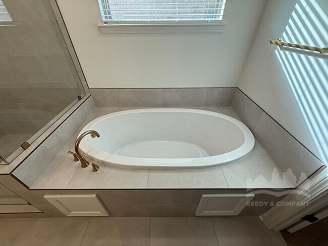 Building Photo - !MOVE-IN SPECIAL: 1/2 OFF FIRST MONTH RENT!! Beautiful NEW BUILD in Cordova!