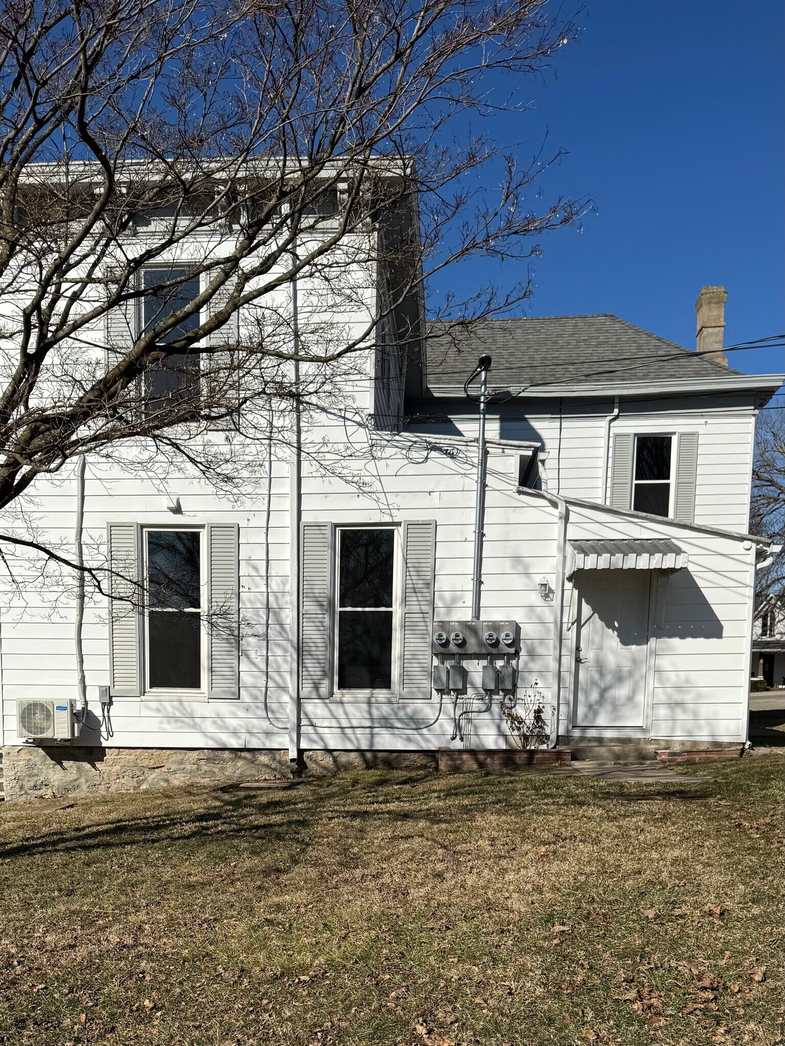 Building Photo - 338 S High St