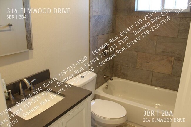 Building Photo - 314 Elmwood Dr