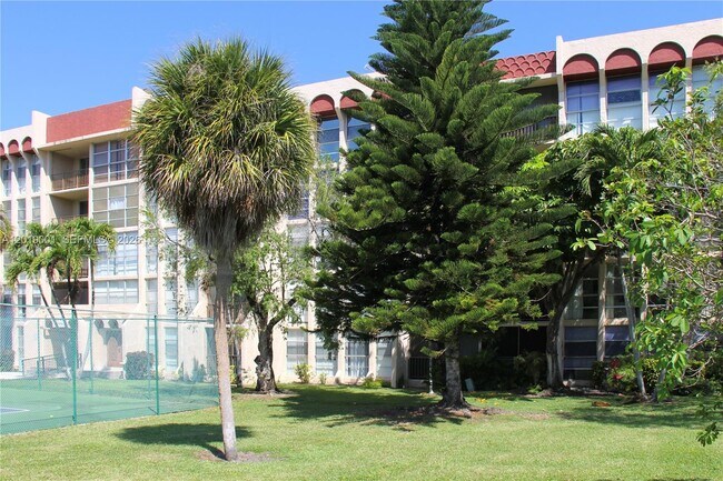 Building Photo - 2001 Atlantic Shores Blvd