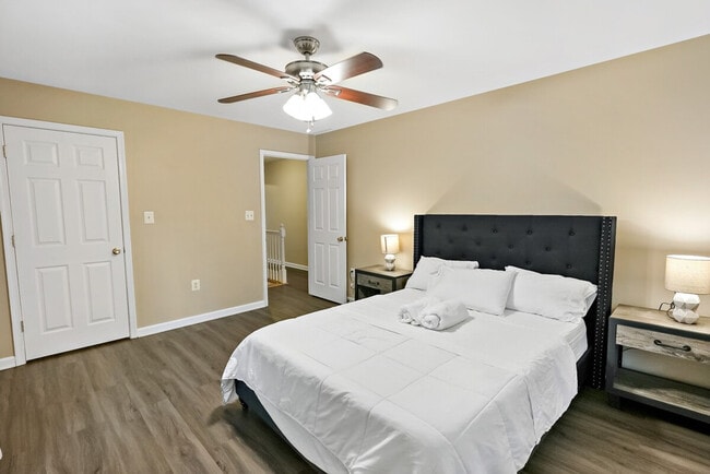 Building Photo - 2021 Washington Blvd