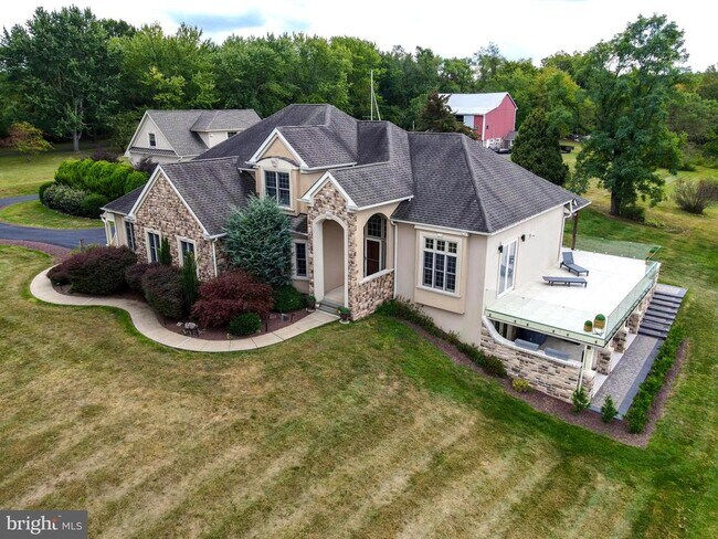 Building Photo - 86 Aqueduct Rd