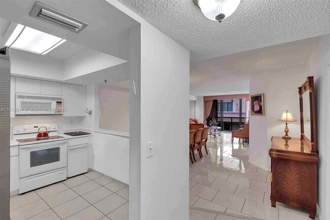 Building Photo - 9455 Collins Ave