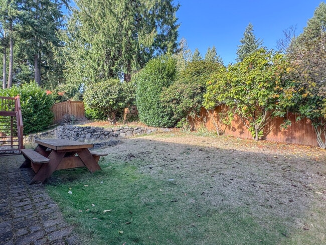 Building Photo - 9300 NE 132nd Pl