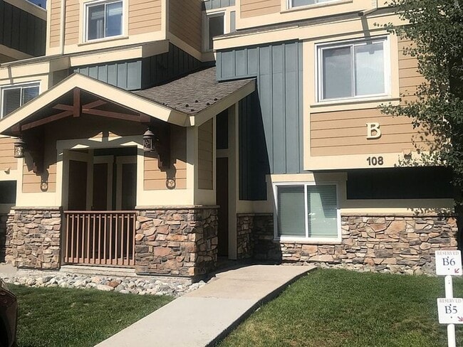 Building Photo - Long Term Rental- Lake Haus B7