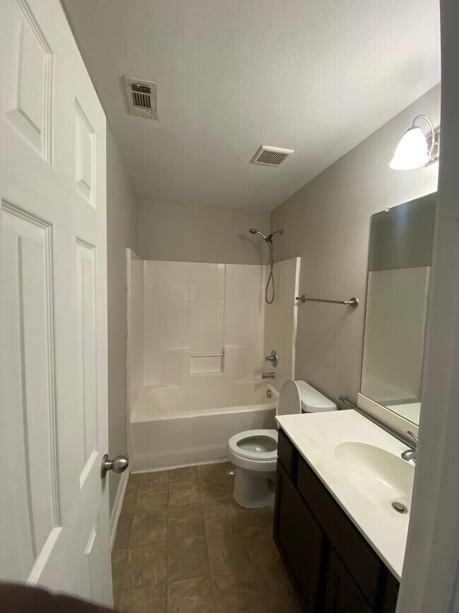 Building Photo - 267 Castleridge Dr