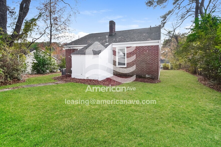 Building Photo - 3028 Richfield Dr