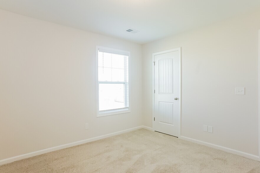 Building Photo - 4065 Thimbleberry Dr