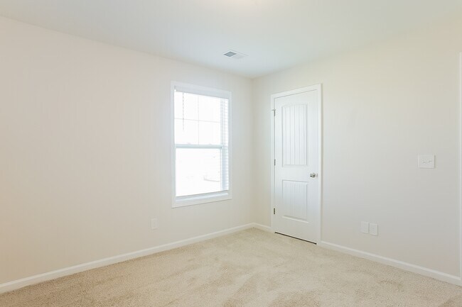 Building Photo - 4065 Thimbleberry Dr