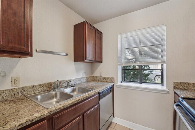 Building Photo - 12306 Abney Dr