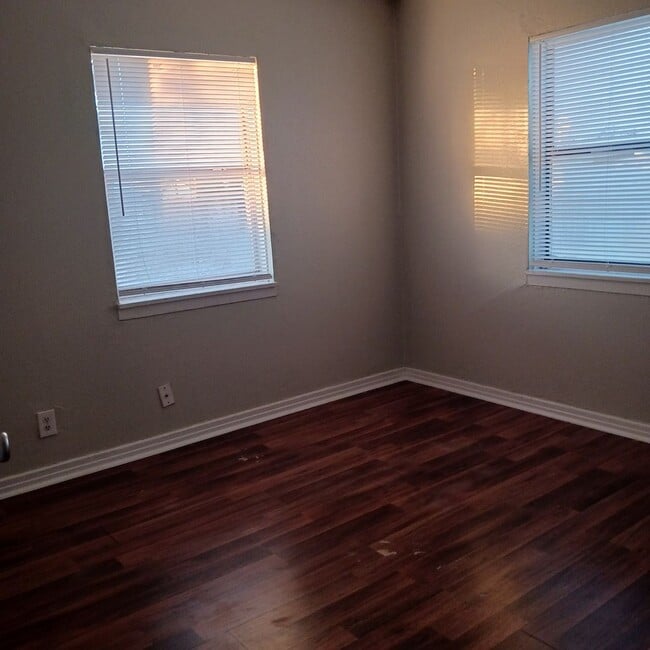 Building Photo - 4226 S Van Buren St