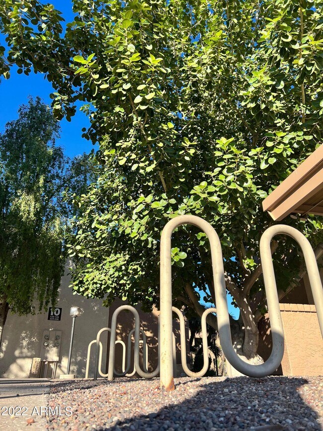 Building Photo - 1111 E University Dr