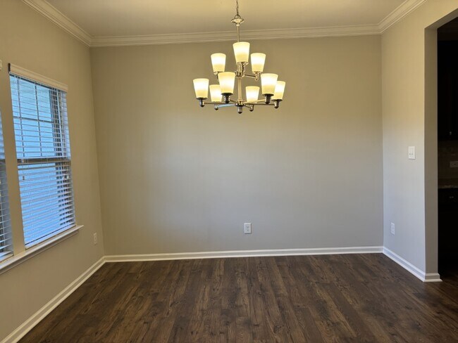 Building Photo - 318 Princess Pl