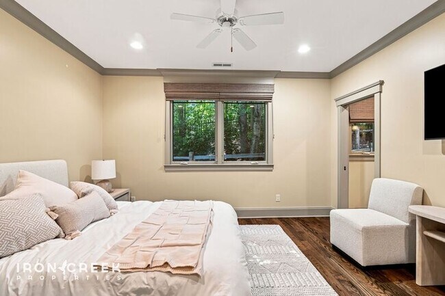 Building Photo - 2 Cherokee Orchard Ct