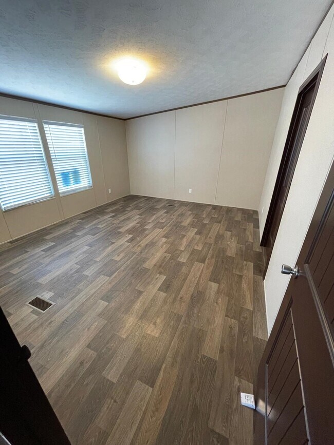 Building Photo - 72 Rd 5128
