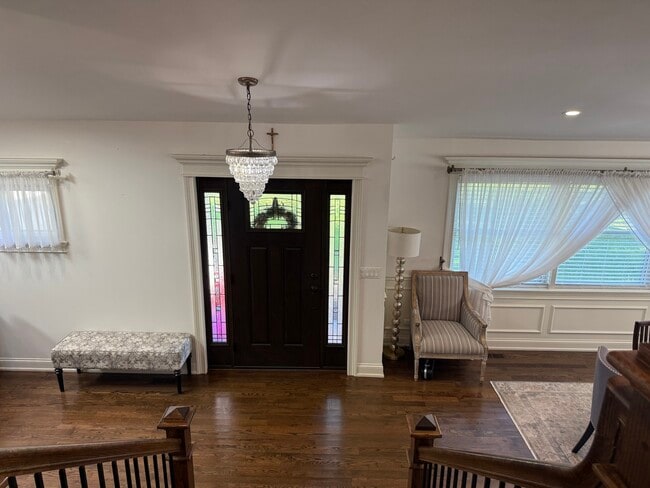 Building Photo - 1316 W 59th St