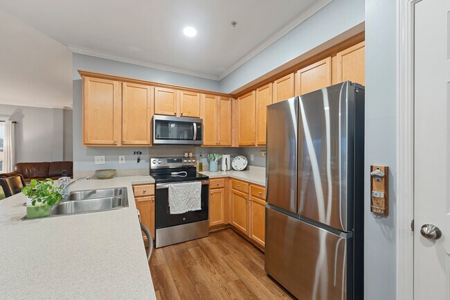 Building Photo - 5433 Village Dr NW