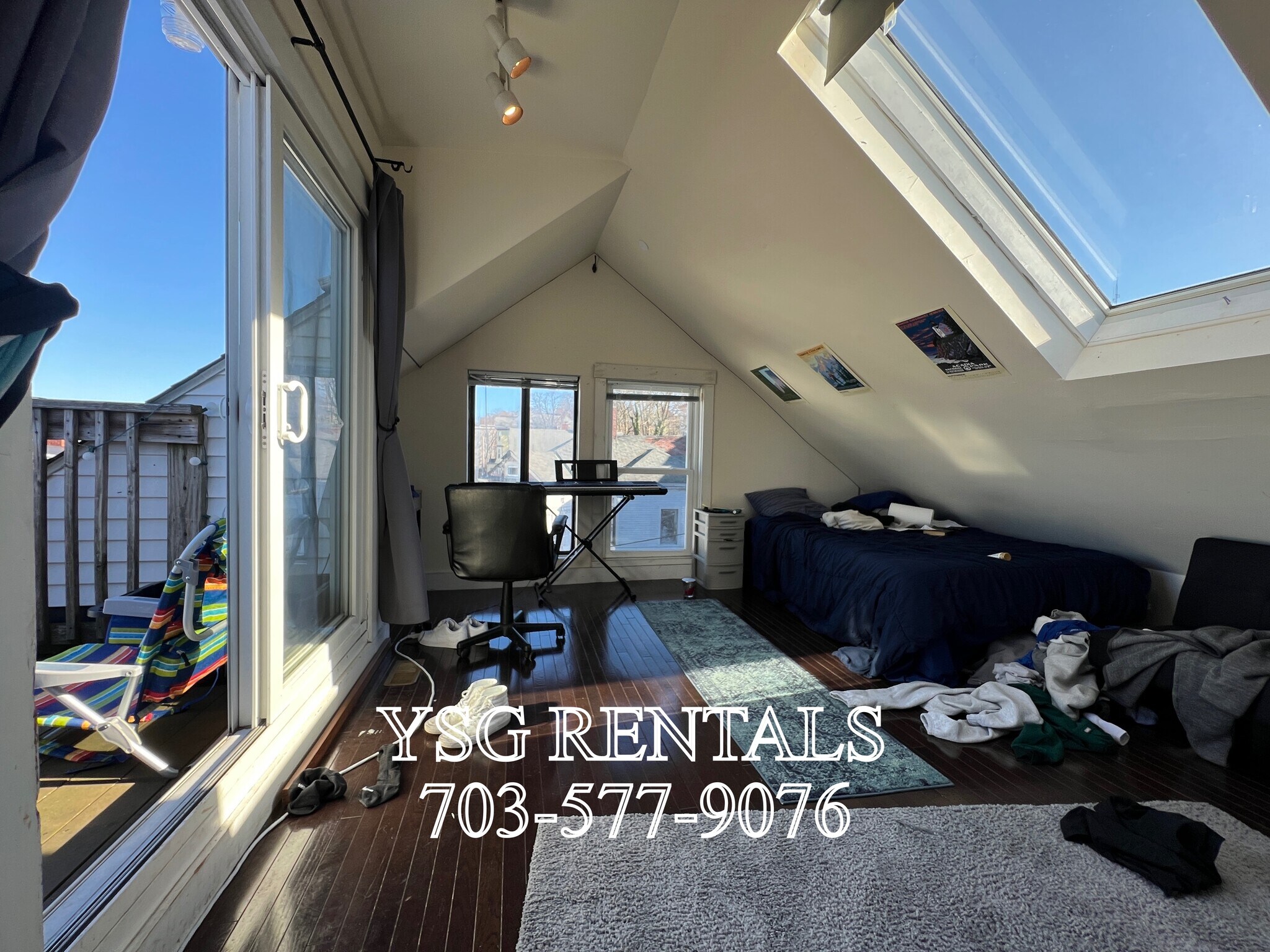 Building Photo - 9 Sunset St