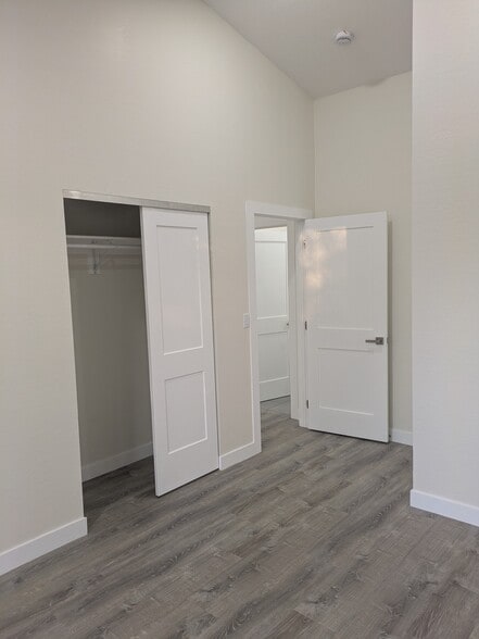 Building Photo - 14339 W Desert Hills Dr