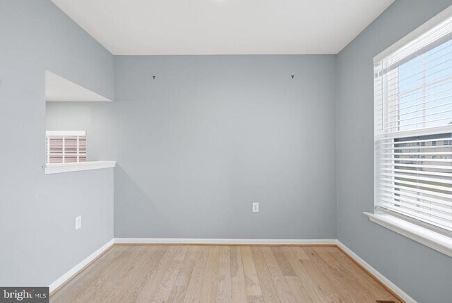 Building Photo - 43 Cecily Way