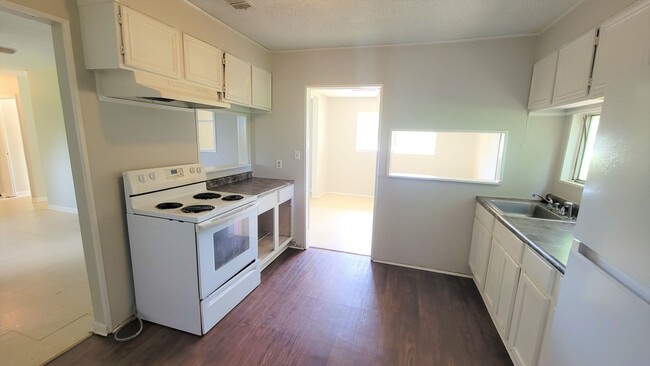 Building Photo - 3406 Black Lake Cir