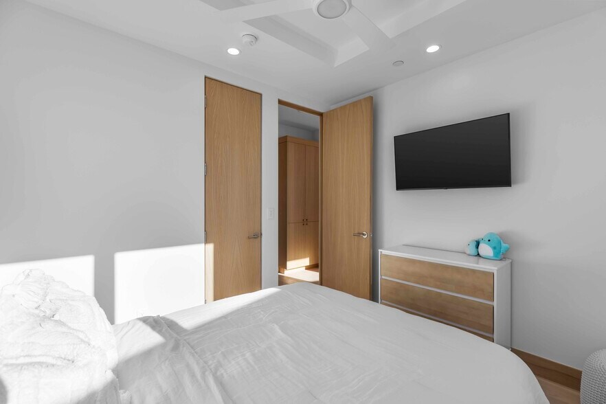 Building Photo - 2019 Highland Ave