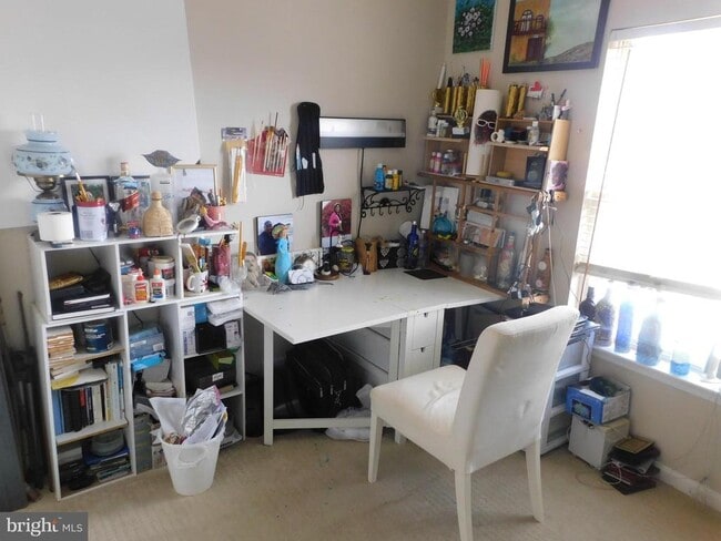 Building Photo - 337 Kirby St