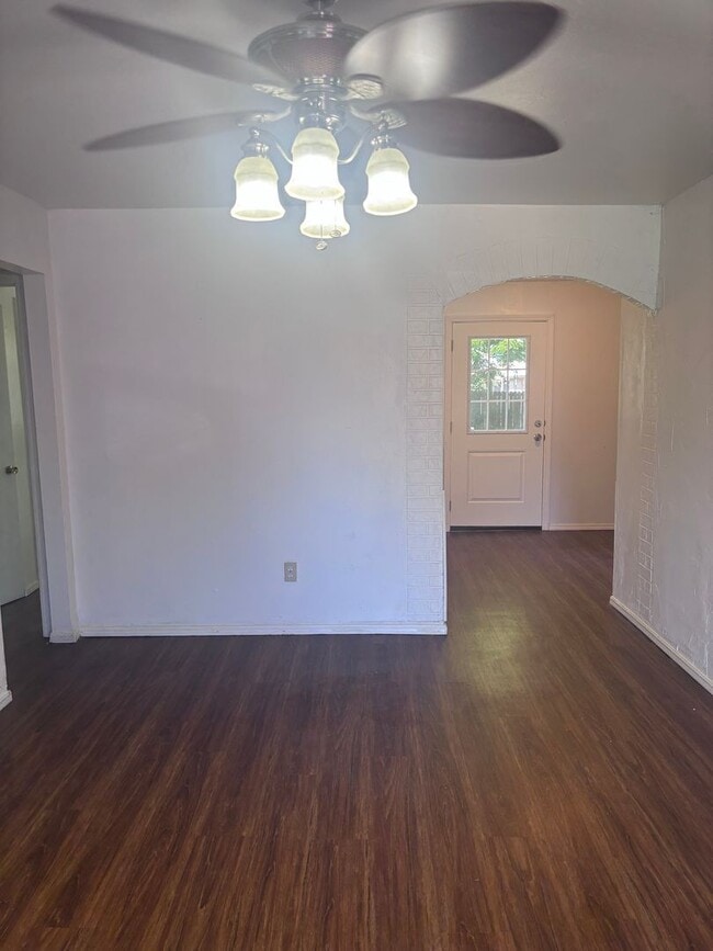 Building Photo - Must have 3 bed, 2 bathroom home in Moore