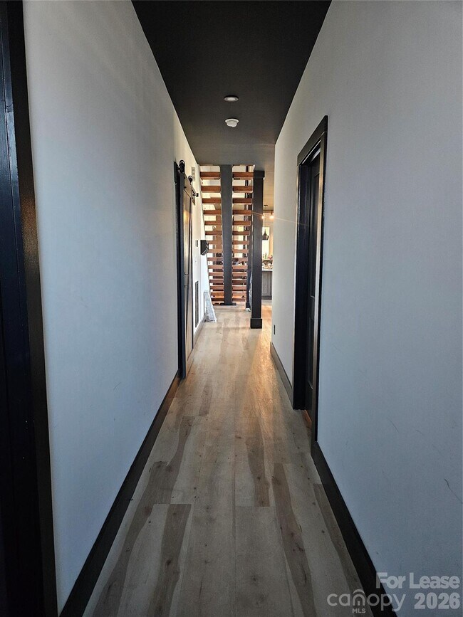 Building Photo - 1002 Crawford Rd