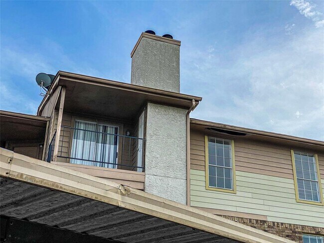 Building Photo - 10101 S Gessner Rd
