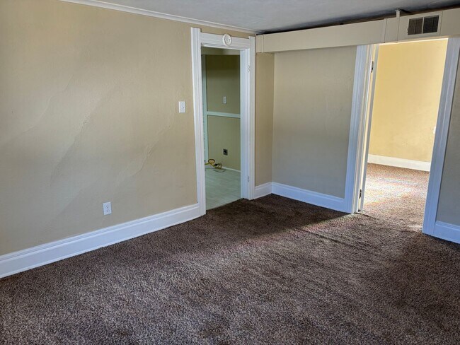 Building Photo - 3010 Warsaw St