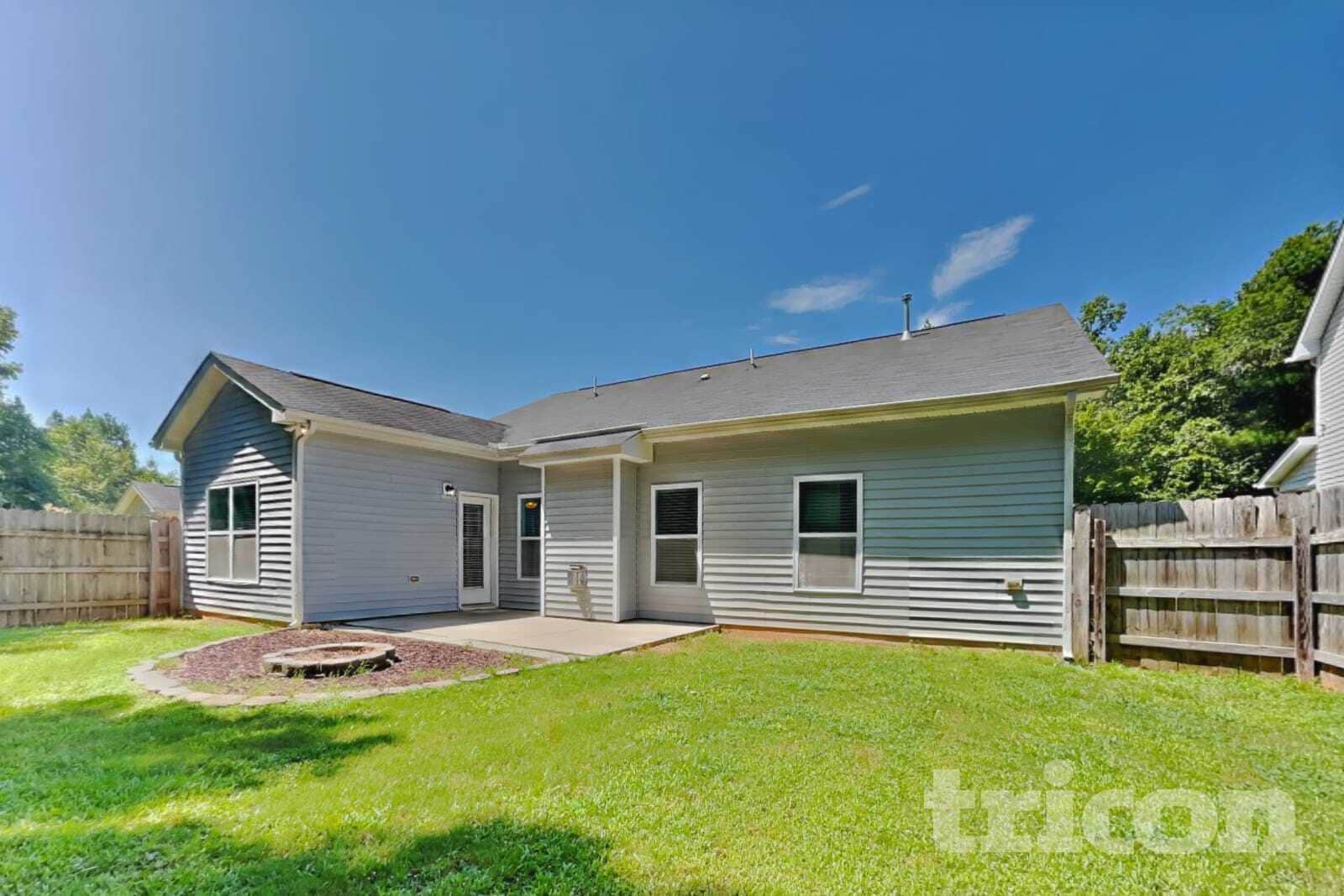 Building Photo - 156 Lakemont Dr