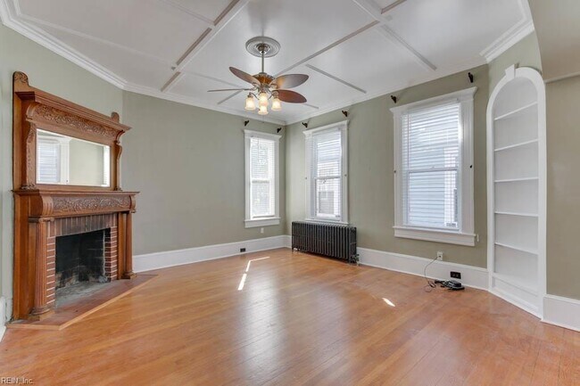 Building Photo - 1051 Naval Ave