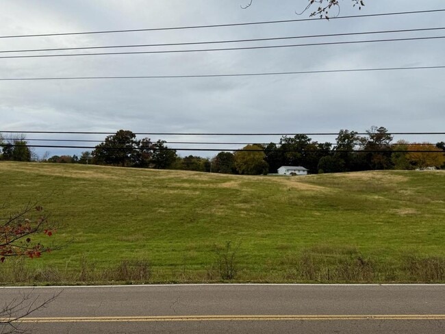 Building Photo - 11025-11107 107 Cutoff