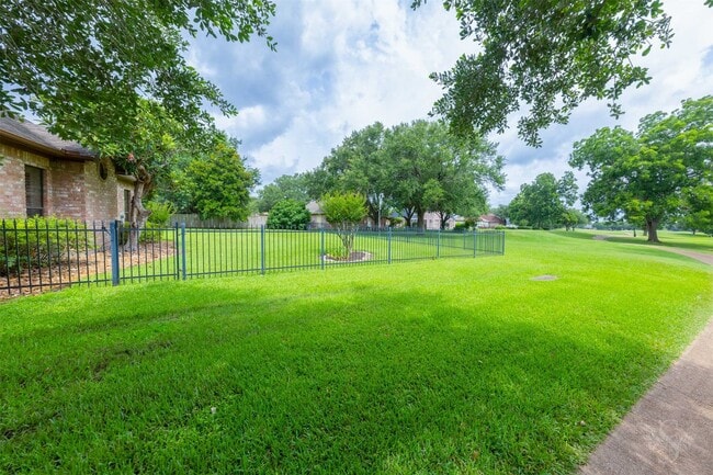 Building Photo - 32810 Waltham Crossing